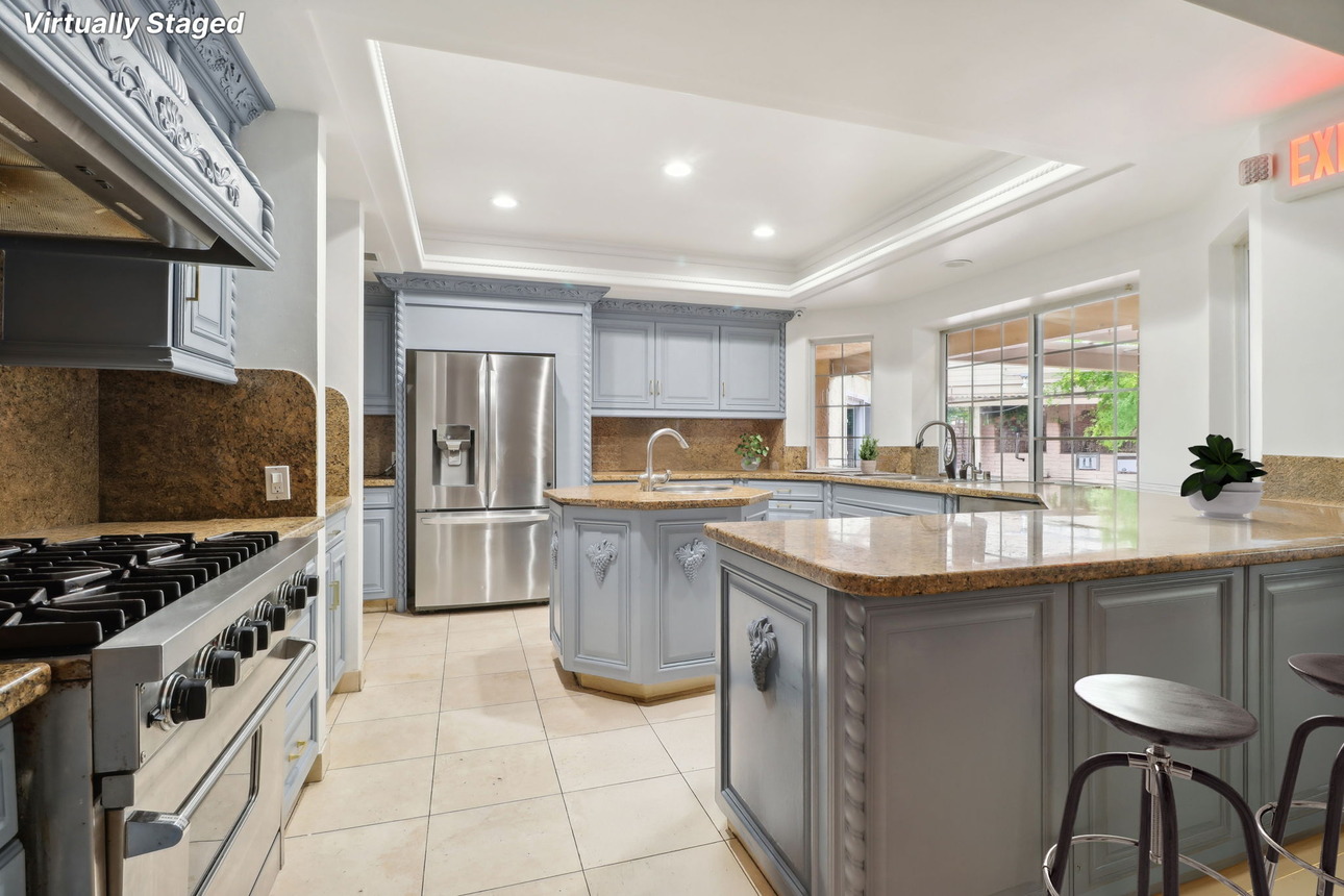 60-web-or-mls-watermark_18022_Lake_Encino_Dr_Lake_Encino_Dr-010_28-010-24_20_03