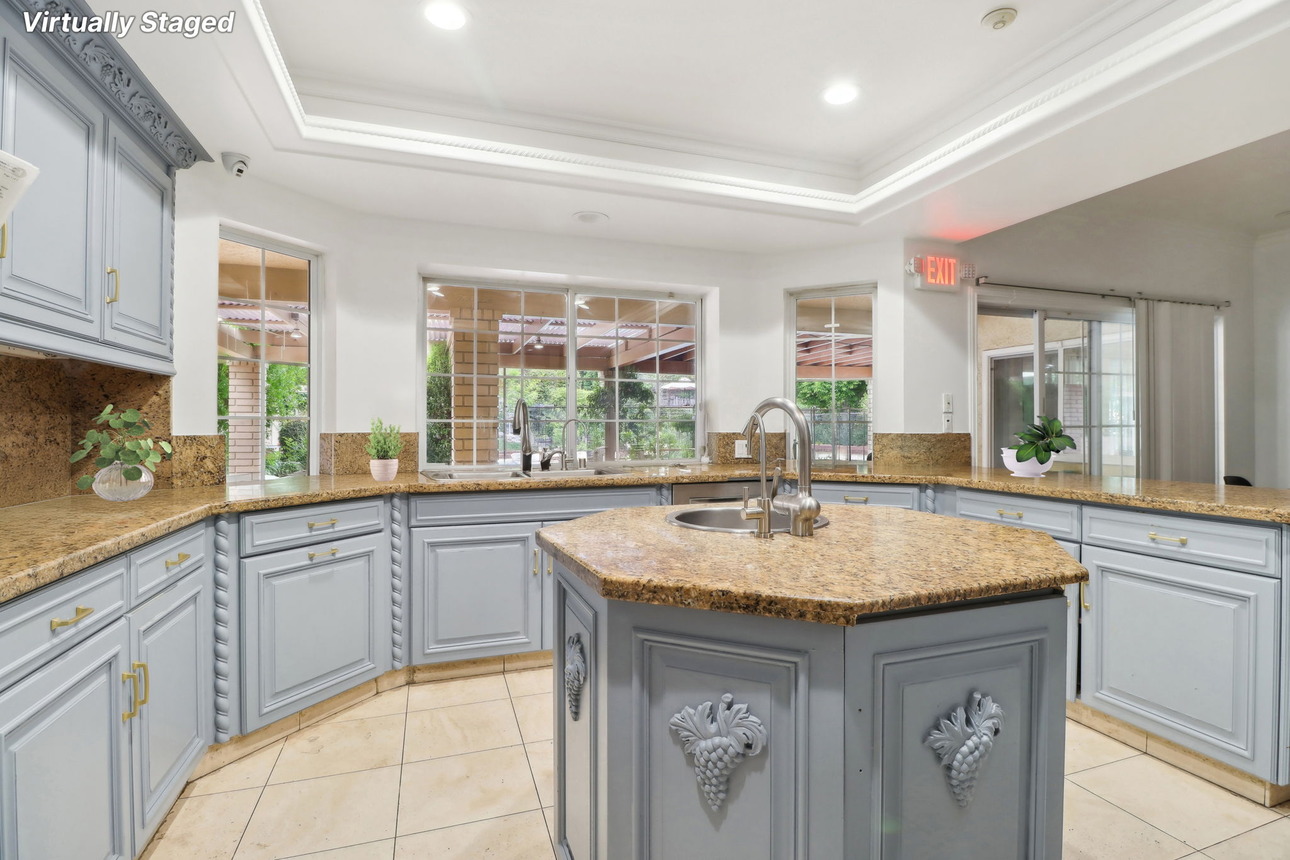 62-web-or-mls-watermark_18022_Lake_Encino_Dr_Lake_Encino_Dr-011_28-010-24_20_01